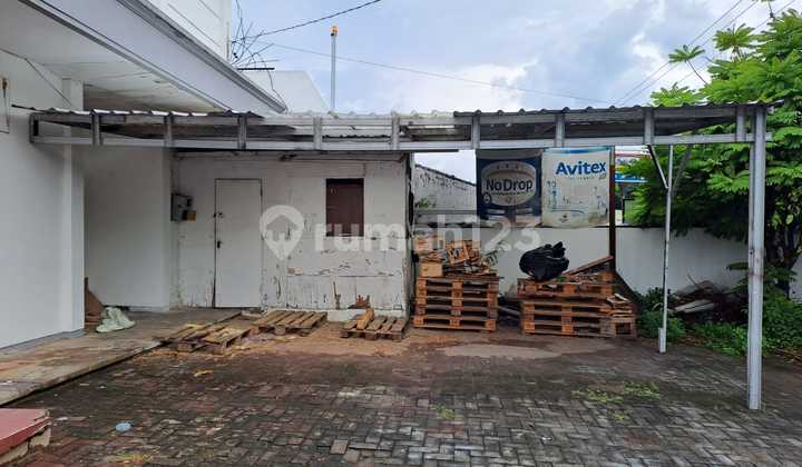 Warehouse for rent in downtown Suratmo 2