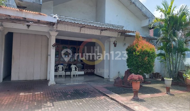 Dijual Rumah Bagus Unfurnished SHM Peterongan, Semarang 1