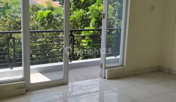 Dijual Ruko 3 Lantai Sudah Renovasi 300 M Bsd Tangerang Selatan 1