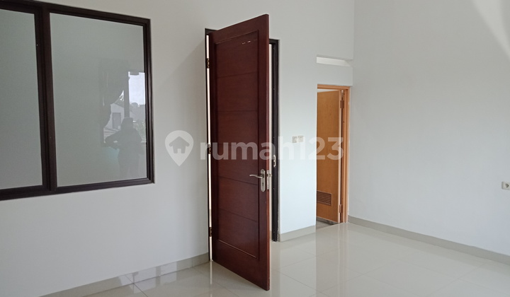 Dijual Rumah Bagus Strategis 2 Lantai Shm Tangerang Selatan 