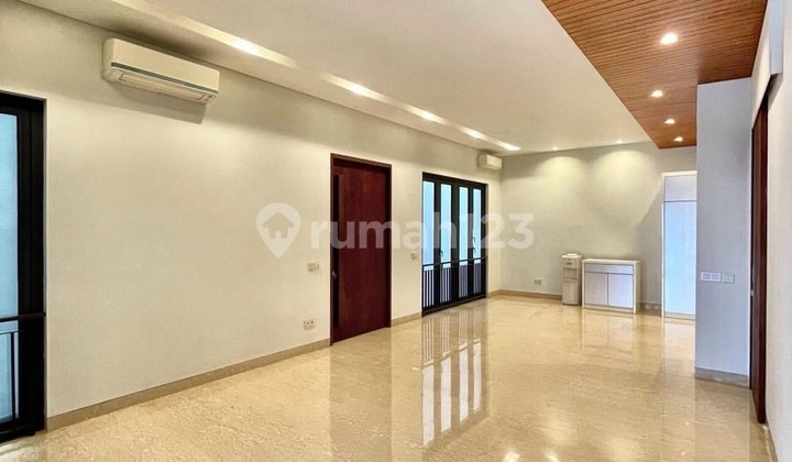 Cilandak - [For Sale] Rumah 3 Lantai Dalam Townhouse, Belakang Citos, Semi Furnished Private Pool 2