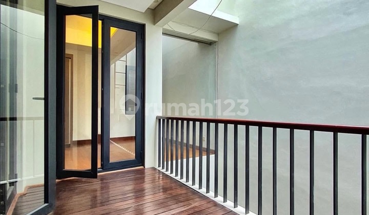 Cilandak - [For Sale] Rumah 3 Lantai Dalam Townhouse, Belakang Citos, Semi Furnished Private Pool 8