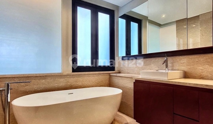 Cilandak - [For Sale] Rumah 3 Lantai Dalam Townhouse, Belakang Citos, Semi Furnished Private Pool 7