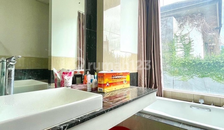 Tb Simatupang - [For Sale]: Dalam Townhouse, 5 Menit ke Gerbang Tol dan Cbd Simatupang 8