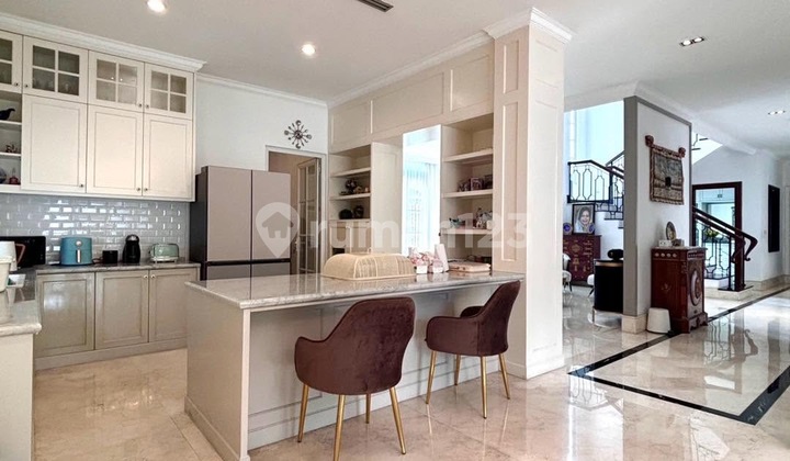 Jagakarsa - [For Sale]: Rumah Mewah Bangunan Terawat dan Siap Huni, Halaman Belakang dan Pool Besar 5