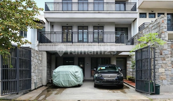 House For Sale - [Veteran Bintaro] Well-Maintained 3-Storey Building Ready to Occupy