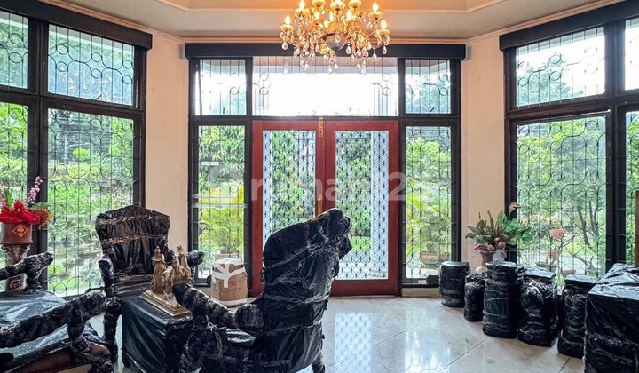 House For Sale - [Menteng] Tanah Luas dan Bangunan Besar 2