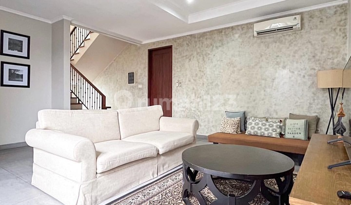 Rumah Dalam Townhouse, Sangat Terawat Dan Siap Huni, Private Pool 5