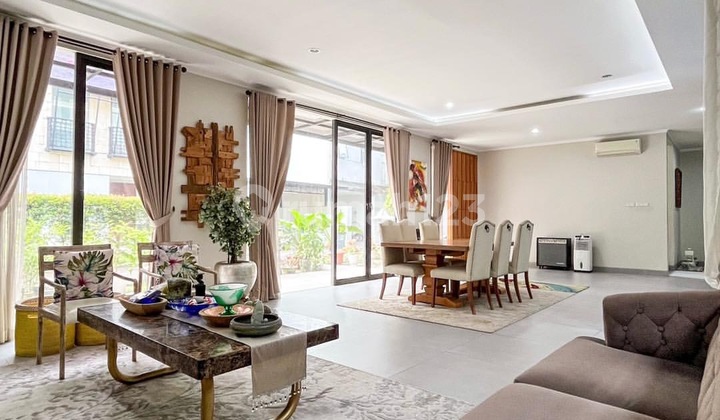 Rumah Dalam Townhouse, Sangat Terawat Dan Siap Huni, Private Pool 2