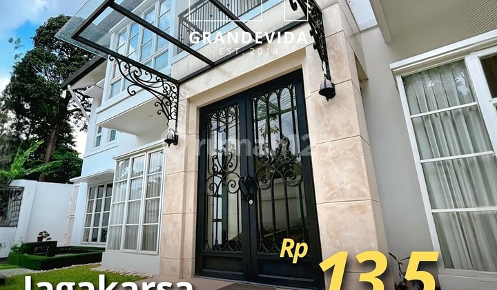 Jagakarsa - [for Sale]: Rumah Mewah Bangunan Terawat Dan Siap Huni, Halaman Belakang Dan Pool Besar