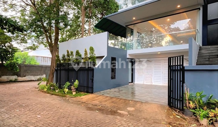 Kemang - [For Sale]: Rumah Mewah, Bangunan Besar dan Siap Huni