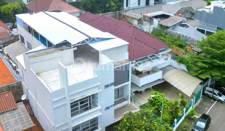Menteng - [For Sale]: Mini Building in a Commercial Location