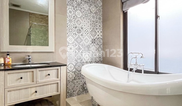 Rumah Dalam Townhouse, Sangat Terawat Dan Siap Huni, Private Pool 8