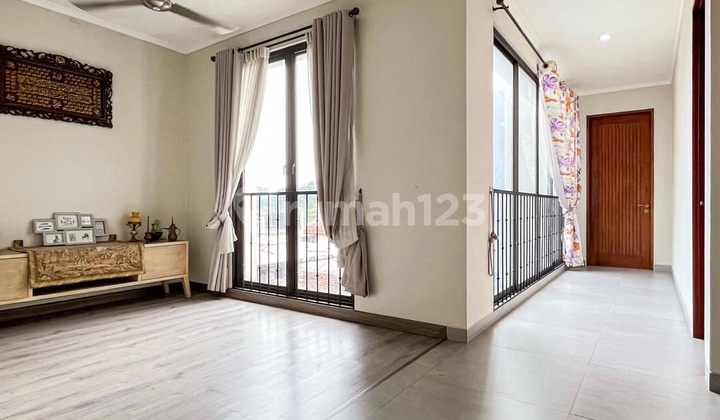 Rumah Dalam Townhouse, Sangat Terawat Dan Siap Huni, Private Pool 6