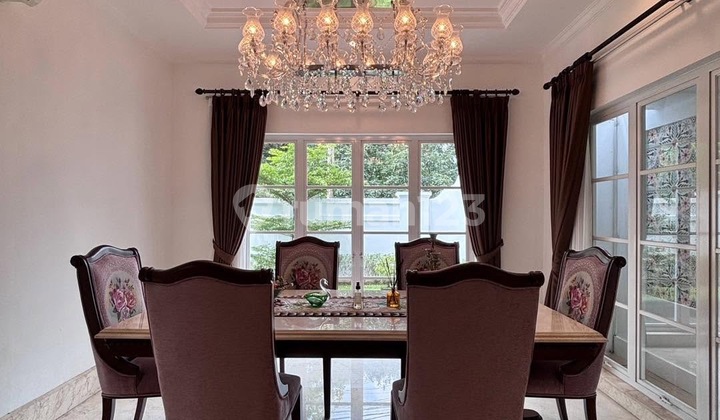 Jagakarsa - [For Sale]: Rumah Mewah Bangunan Terawat dan Siap Huni, Halaman Belakang dan Pool Besar 4