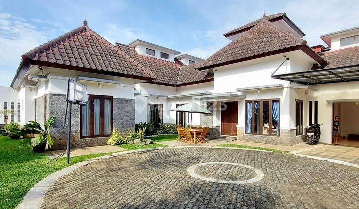 Rumah Cantik 1 Lantai di Jagakarsa, Bangunan Terawat Dan Halaman Luas 2