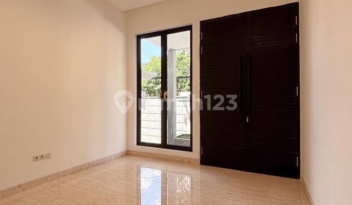House For Sale - [Cilandak]Rumah Brand New, Private Pool, Design Modern Classic 7
