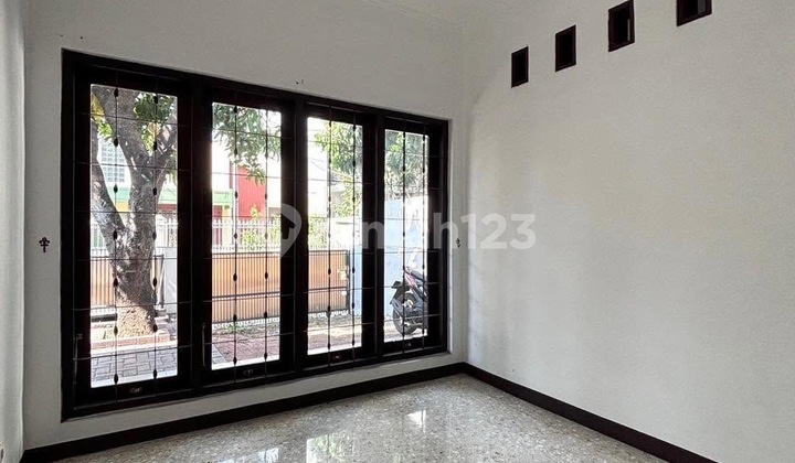 Pondok Indah - [For Sale]: Bangunan 1,5 Lantai, Layout Plong, Hunian Tenang 7