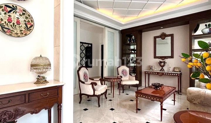 Jagakarsa - [For Sale]: Rumah Mewah Bangunan Terawat dan Siap Huni, Halaman Belakang dan Pool Besar 8