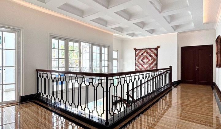 Jagakarsa - [For Sale]: Rumah Mewah Bangunan Terawat dan Siap Huni, Halaman Belakang dan Pool Besar 6