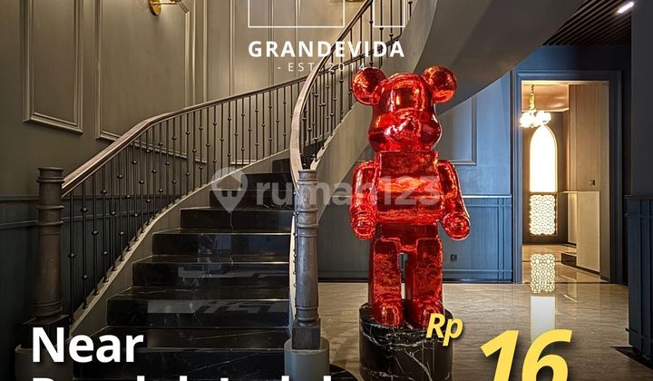 Near Pondok Indah - [for Sale]: Rumah Mewah, Design Modern Classic, Lokasi Strategis 10 Menit Dari Pim