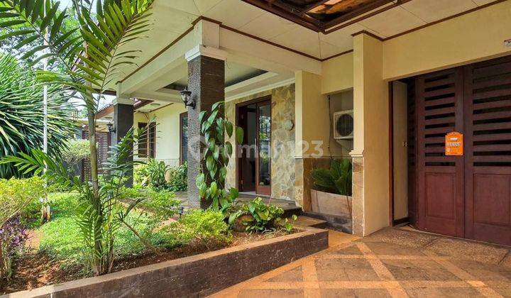 Dijual Rumah Kebayoran Baru Bangunan 1,5 Lantai Swimming Pool 2