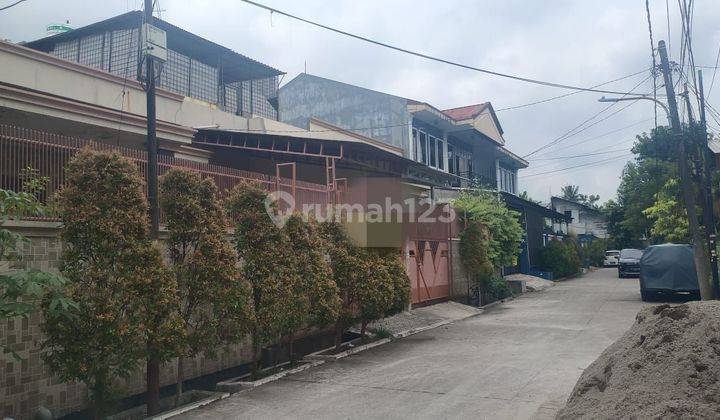 Rumah lelang Daan Mogot estate komplek belakang samsat, jakarta barat SHM 2 Lantai 2