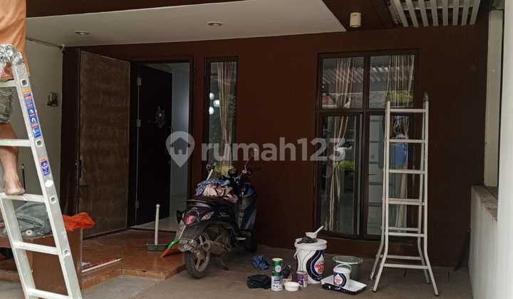 Dinual House Bsd Greenwich Ready to Occupy Area 86 M2 3 Floors East