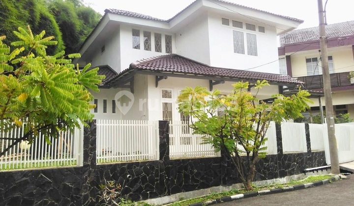 Rumah Besar di Flaminggo Bintaro Sektor 9