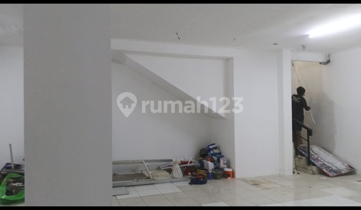For Rent: Shop House in Graha Bintaro 2
