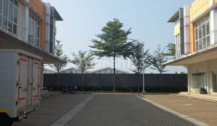 For Quick Sale: Two-Story Sapphire Shop House in Strategic Location at Summarecon Emerald Housing, Karawang For Quick Sale: Two-Story Sapphire Shop House in Strategic Location at Summarecon Emerald Housing, Karawang