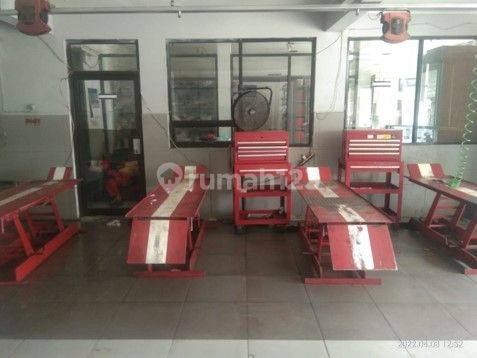 Lokasi Strategis, Dijual Cepat Bengkel Dan Cafe di Telukjambe Timur, Karawang  7