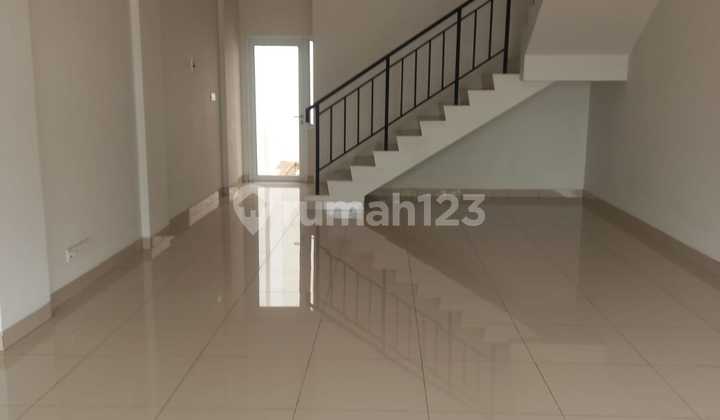 For Rent: Strategic 3-Story Shop House in Summarecon Emerald Housing, Karawang 2