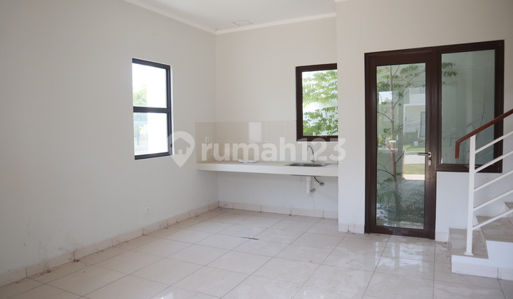 Disewakan Rumah Strategis 2 Lantai di Cluster Elora Perumahan Summarecon Emerald Karawang 2