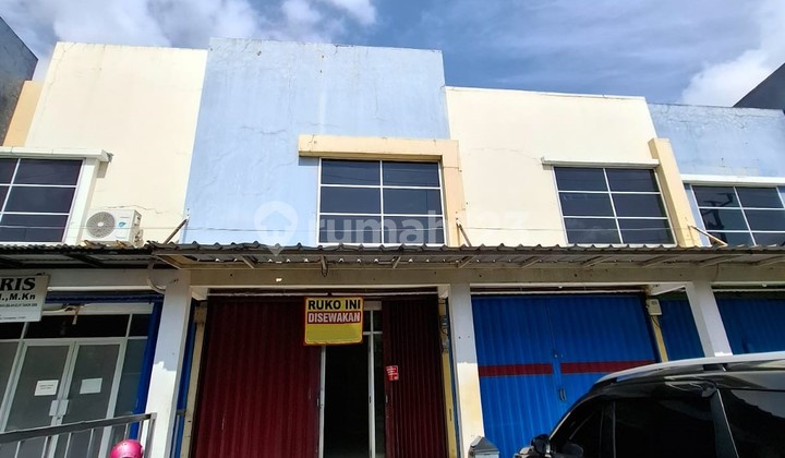 For Rent Fast 1-Story Shop House Strategically Located in Galuh Mas Housing, West Karawang.