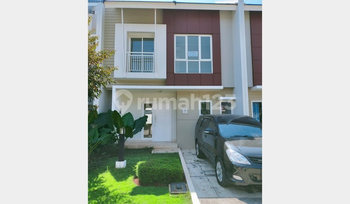 Dijual Rumah Strategis 2 Lantai di Cluster Advani Lc 08 Perumahan Summarecon Emerald Karawang