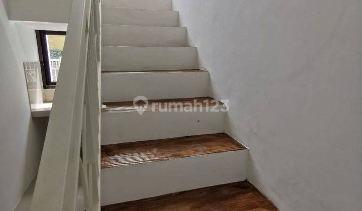 Rumah mewah 2 lantai nol jalan UPN