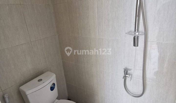 Rumah mewah 2 lantai nol jalan UPN