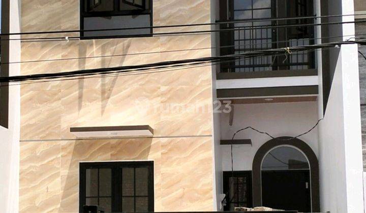 Rumah Mewah 2 Lantai Perum Nginden Intan 1