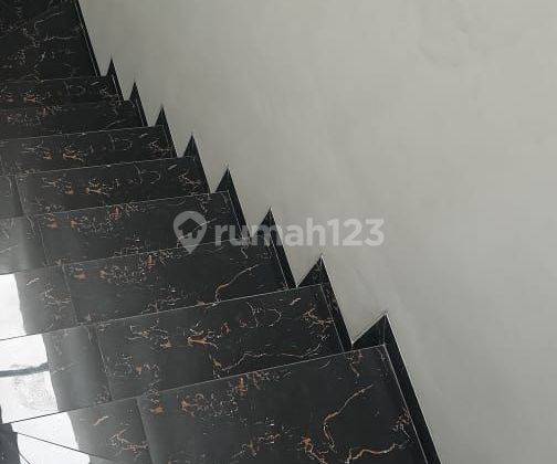 Rumah Cantik 2 Lantai Perumahan Belakang Superindo Merr 2