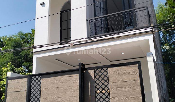 Rumah Mewah 2 Lantai Perum Nginden Intan 2