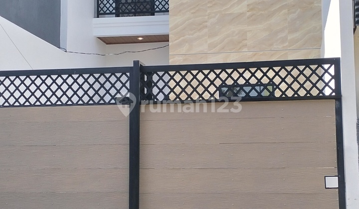 Rumah Mewah 2 Lantai Perum Rungkut Mapan Superindo Yakaya Rumah Mewah 2 Lantai Perum Rungkut Mapan Superindo Yakaya