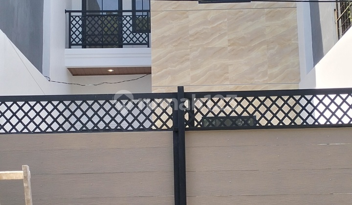 Rumah Mewah 2 Lantai Perum Rungkut Mapan Superindo Yakaya Rumah Mewah 2 Lantai Perum Rungkut Mapan Superindo Yakaya