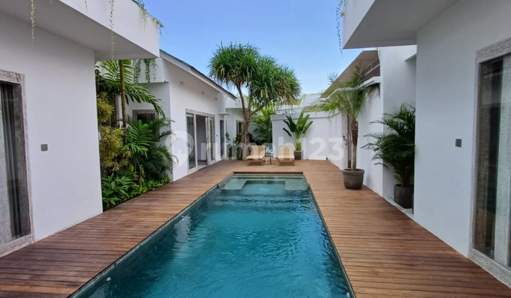 Villa 3-Bedroom Tropical Getaway with Brand New Rooftop & Pool Villa 3-Bedroom Tropical Getaway with Brand New Rooftop & Pool