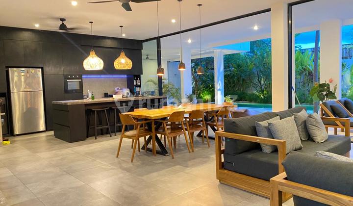 For Rent Stunning Modern 4Bedroom Villa In Padonan Canggu Bali