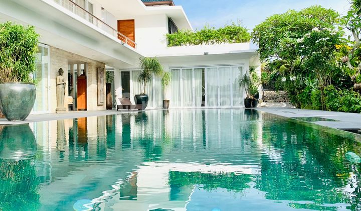 Luxury Villa In Tumbak Bayuh, Bali For Sale Freehold