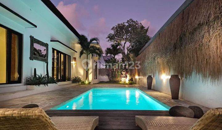 For rent villa in pererenan monthly rent available  2