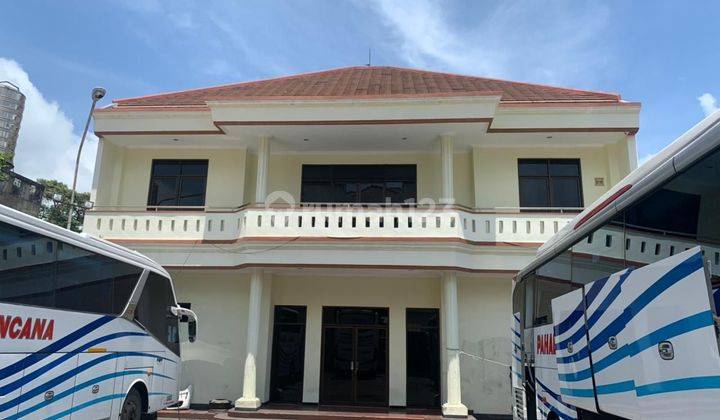 Dijual gedung 3lantai di kuta lokasi strategis  1