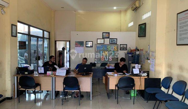 Dijual gedung 3lantai di kuta lokasi strategis  2