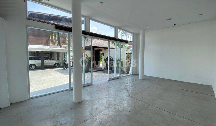 For rent shop Seminyak strategic location  2